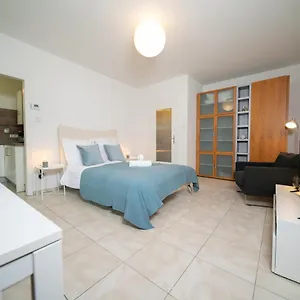 Apartment Blue - Zentral Und Gut Angebunden, Düsseldorf